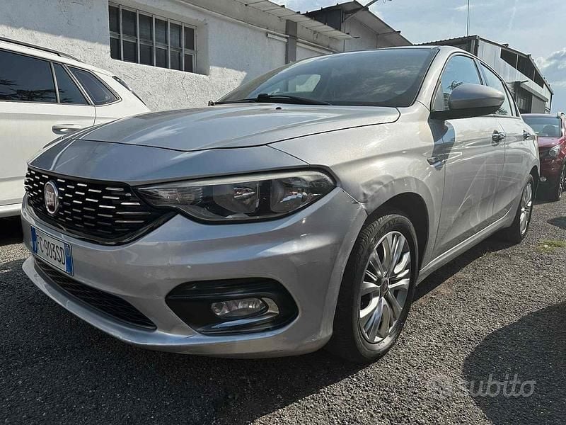 Usata Fiat Tipo Opening Edition 120 CV (88 kW) 2016 Argento Berlina