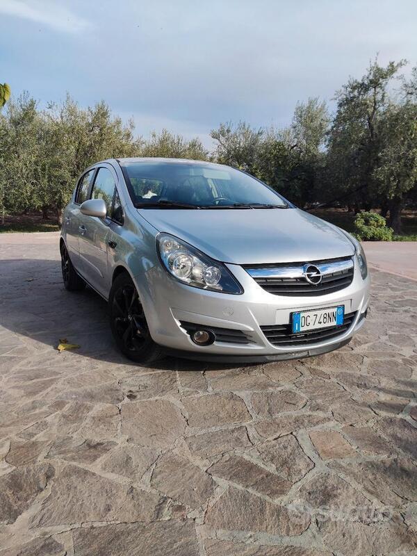 Usato 2007 Opel Corsa 1.2 Diesel 90 CV (3.999 €)