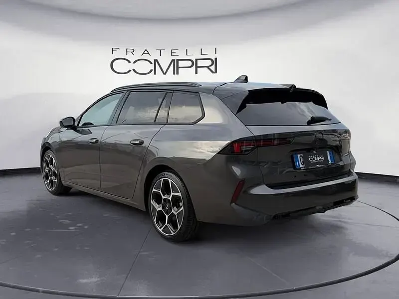 Usata Opel Astra GS Line 131 CV (96 kW) 2025 Bicolore grigio/nero Utilitaria