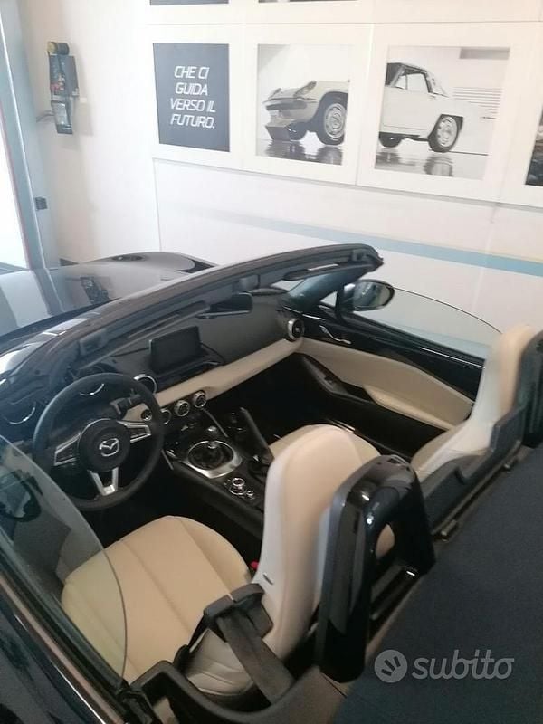 Usata Mazda MX5 Kizuna 184 CV (135 kW) 2023 Blu/azzurro Cabrio