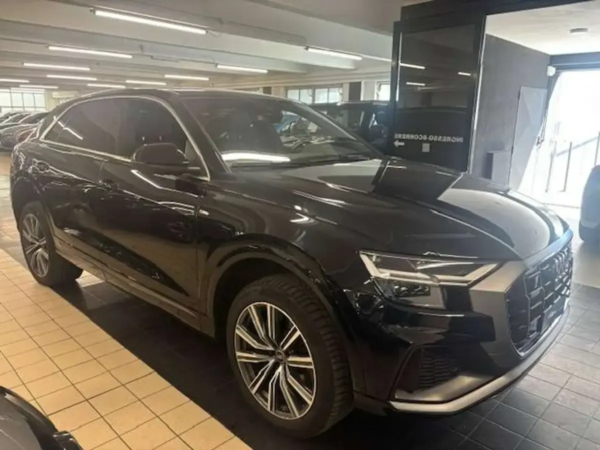 Usata Audi Q8 286 CV (210 kW) 2023 Nero SUV