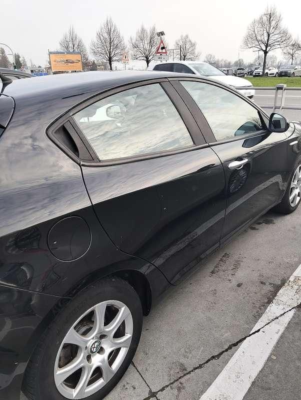 Usata Alfa Romeo Giulietta 105 CV (77 kW) 2013 Utilitaria