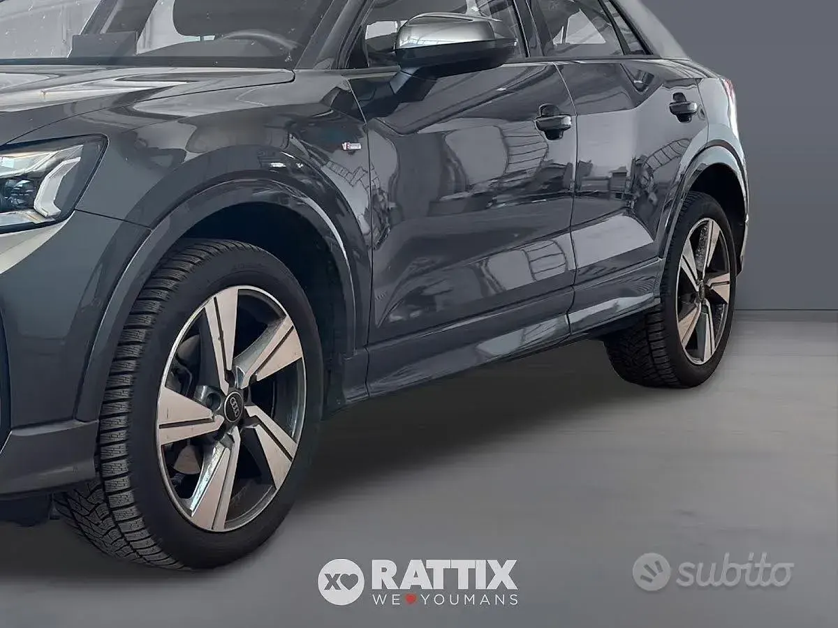 Usata Audi Q2 S-Line 150 CV (110 kW) 2024 Grigio daytona perlato SUV