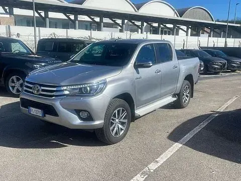 Usata Toyota HiLux Executive 150 CV (110 kW) 2017 Pick-up