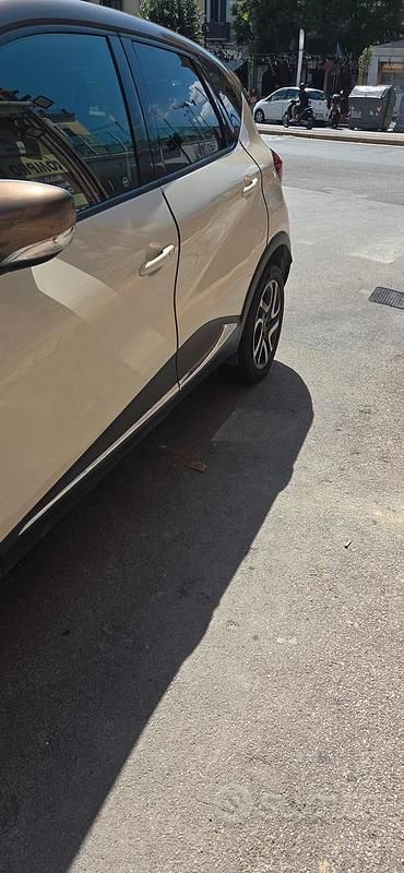 Usata Renault Captur 110 CV (80 kW) 2016 Bianco SUV