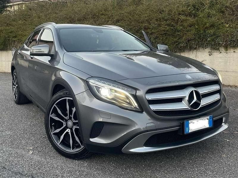 Grigio Usata 2014 Mercedes GLA200 SUV | 16.500 € (Buon prezzo) - Immagine 1/4