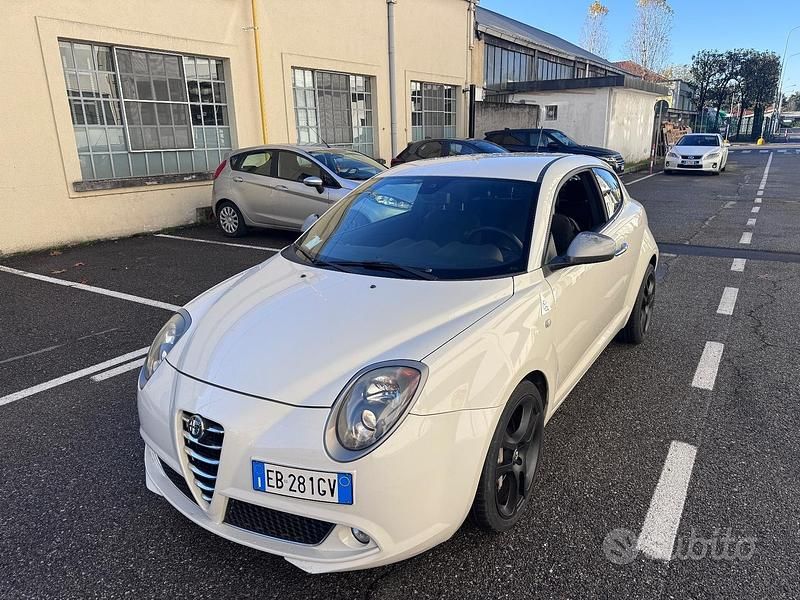 Usata Alfa Romeo MiTo Quadrifoglio Verde 170 CV (125 kW) 2010 Beige Utilitaria