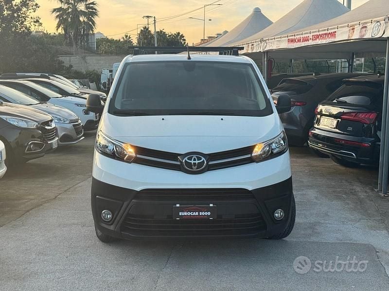 Usata Toyota Proace 122 CV (89 kW) 2019 Bianco Monovolume
