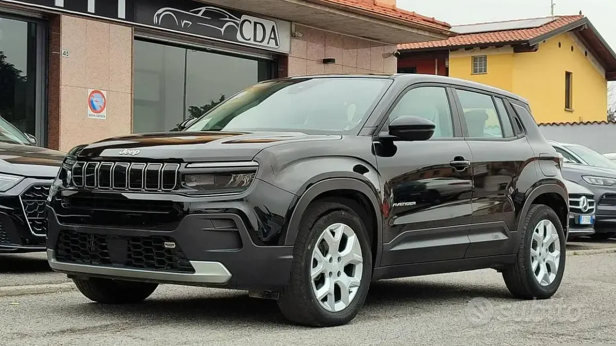 Usata Jeep Avenger Altitude 101 CV (74 kW) 2025 Nero vulcano SUV