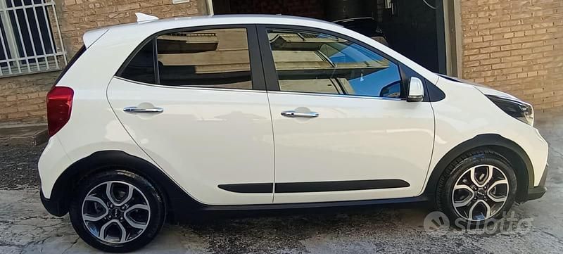 Occasion Kia Picanto X-Line 65 ch (47 kW) 2022 Blanc Citadine