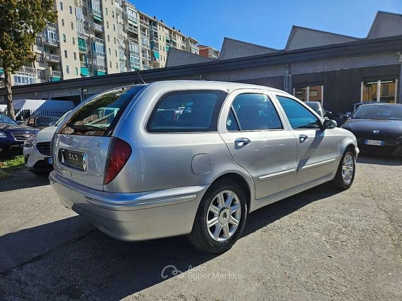 Usata Lancia Lybra 131 CV (96 kW) 2001 Grigio Station wagon