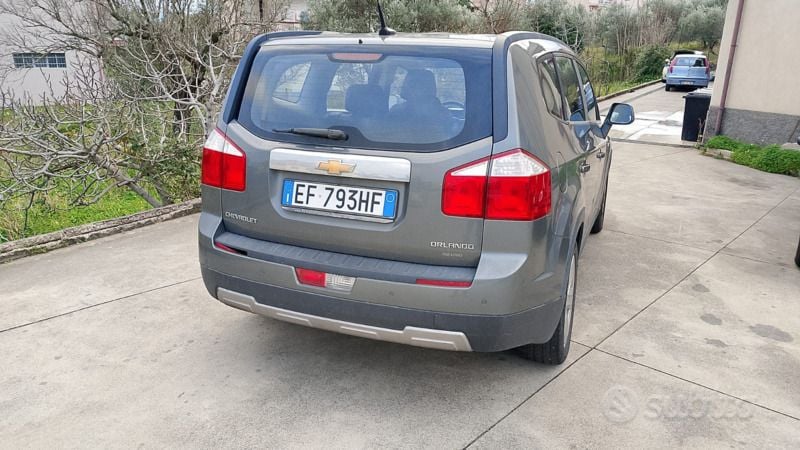 Grigio Usata 2011 Chevrolet Orlando Monovolume | 3000 € (Super prezzo) - Immagine 1/4