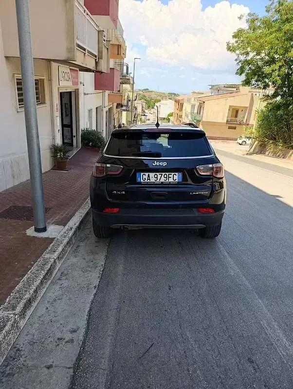 Usata Jeep Compass Limited 140 CV (102 kW) 2020 Nero SUV