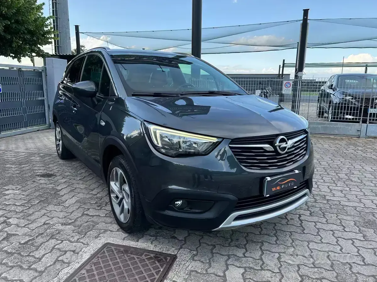 Usata Opel Crossland S 131 CV (96 kW) 2026 Grigio SUV