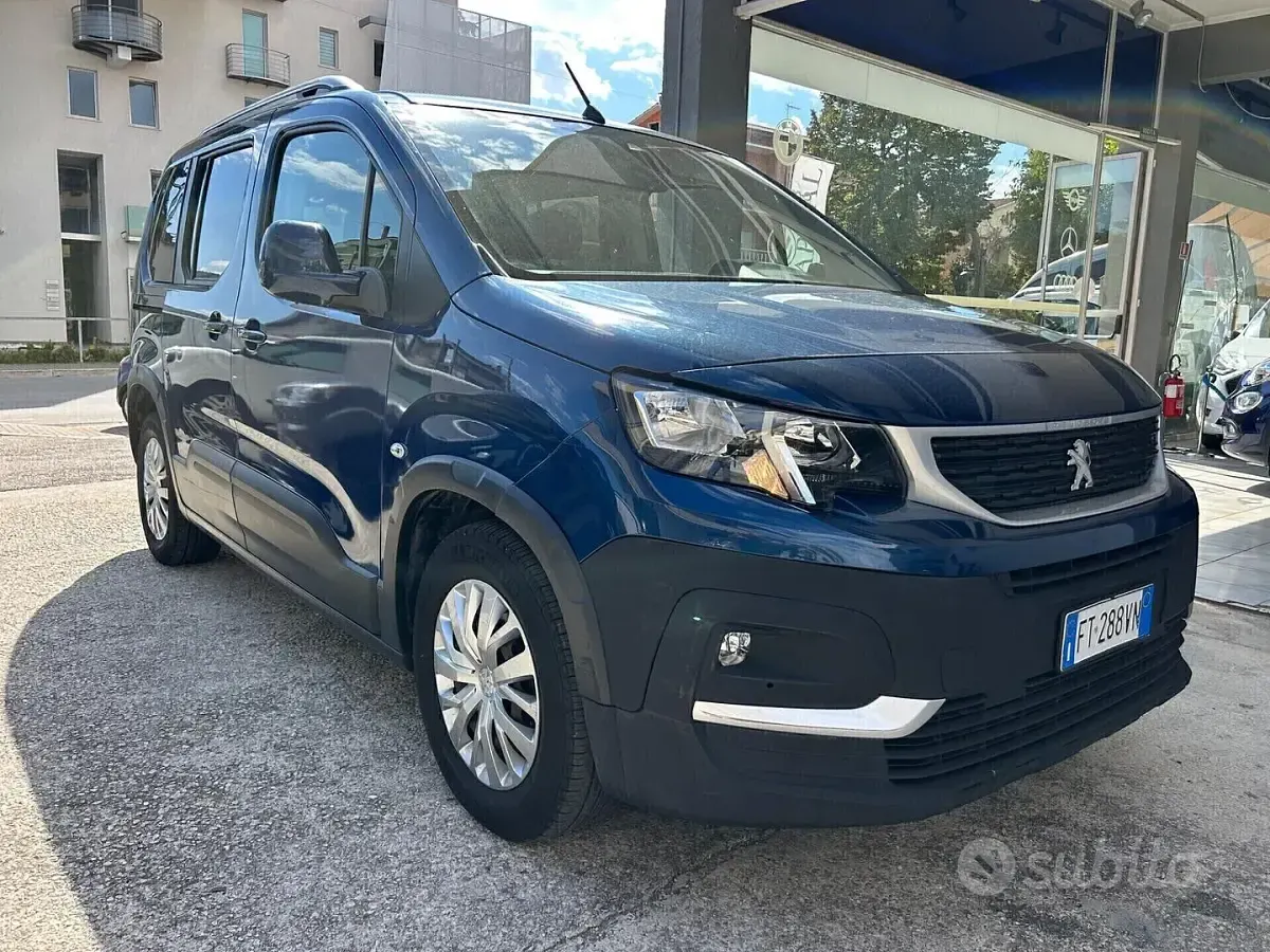 Usata Peugeot Rifter GT-line 102 CV (75 kW) 2019 Blu Monovolume