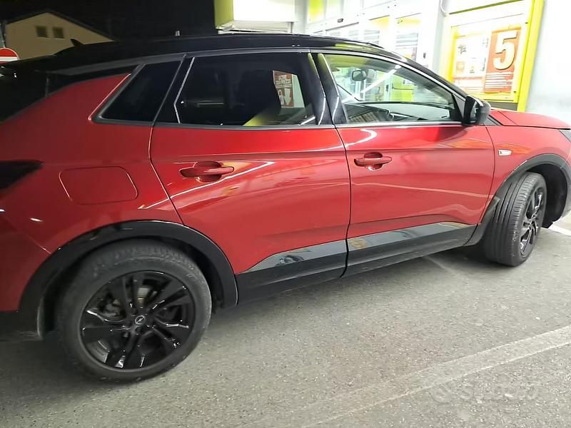Usata Opel Grandland X GS Line 130 CV (95 kW) 2023 Rosso SUV