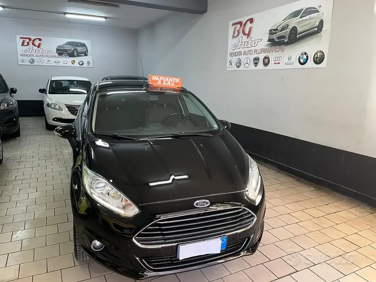 Usata Ford Fiesta Titanium 95 CV (69 kW) 2016 Nero Utilitaria