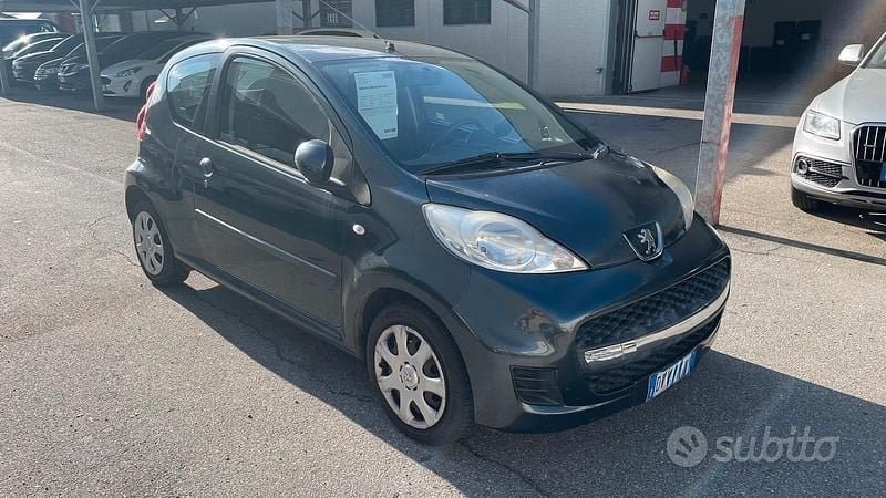 Usata Peugeot 107 68 CV (50 kW) 2009 Grigio Utilitaria