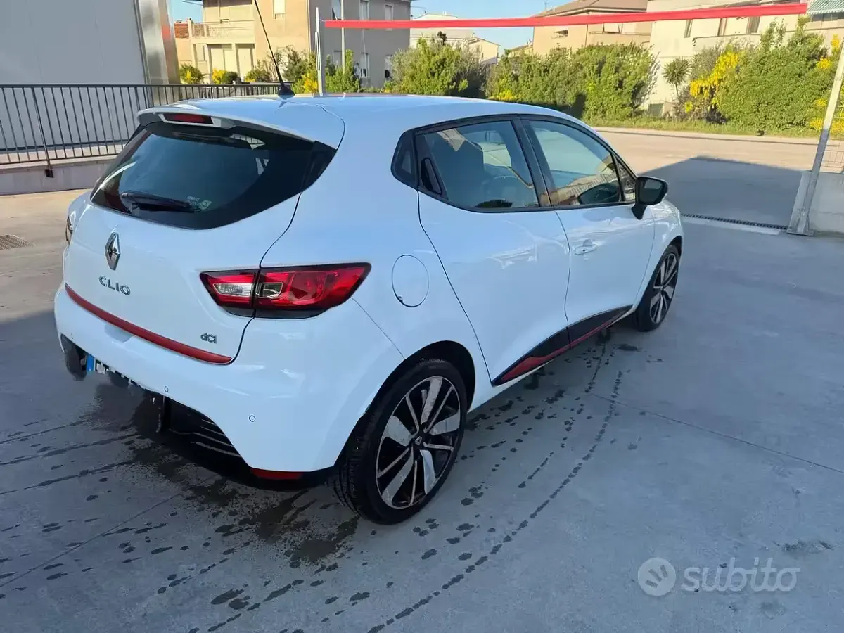 Second-hand Renault Clio IV 2013 Alb Berlinǎ