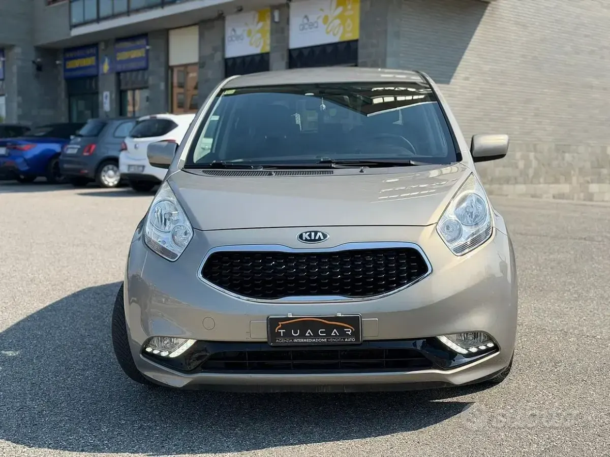 Usata Kia Venga 90 CV (66 kW) 2017 Giallo Utilitaria