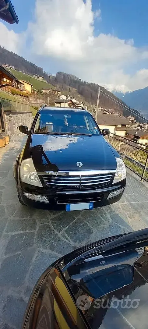 Usata SsangYong Rexton 165 CV (121 kW) 2005 Nero SUV