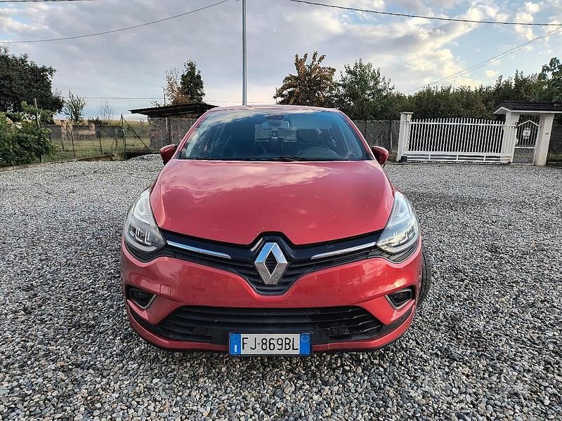 Usata Renault Clio IV 90 CV (66 kW) 2017 Rosso Utilitaria