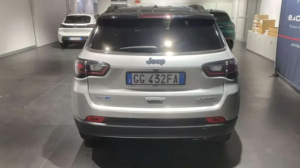 Usata Jeep Compass Limited 190 CV (139 kW) 2021 Argento SUV