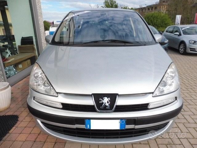 Usata Peugeot 807 136 CV (100 kW) 2008 Argento Monovolume