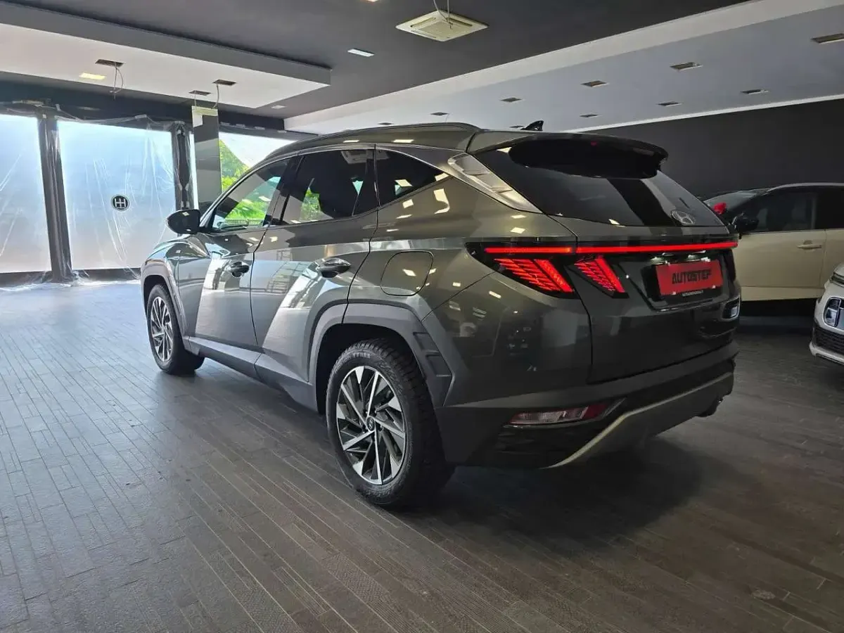 Second-hand Hyundai Tucson 150 CP (110 kW) 2023 Gri SUV