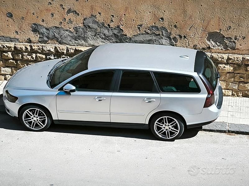 Usata Volvo V50 136 CV (100 kW) 2013 Grigio Station wagon