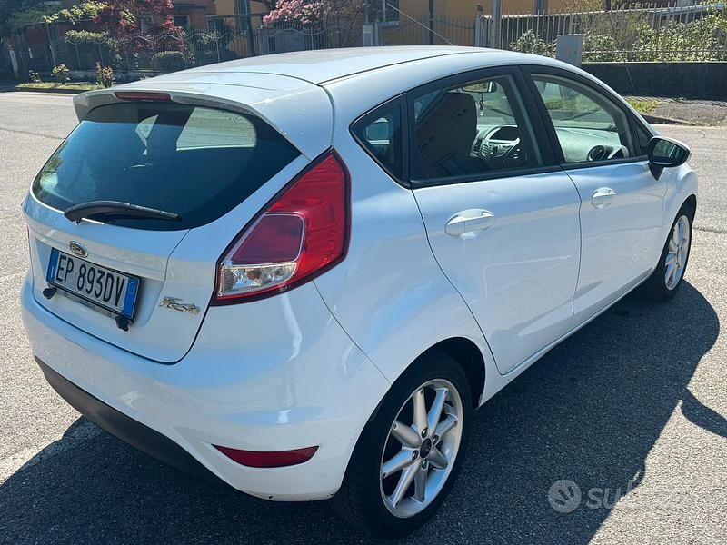 Usata Ford Focus 80 CV (58 kW) 2013 Bianco Berlina