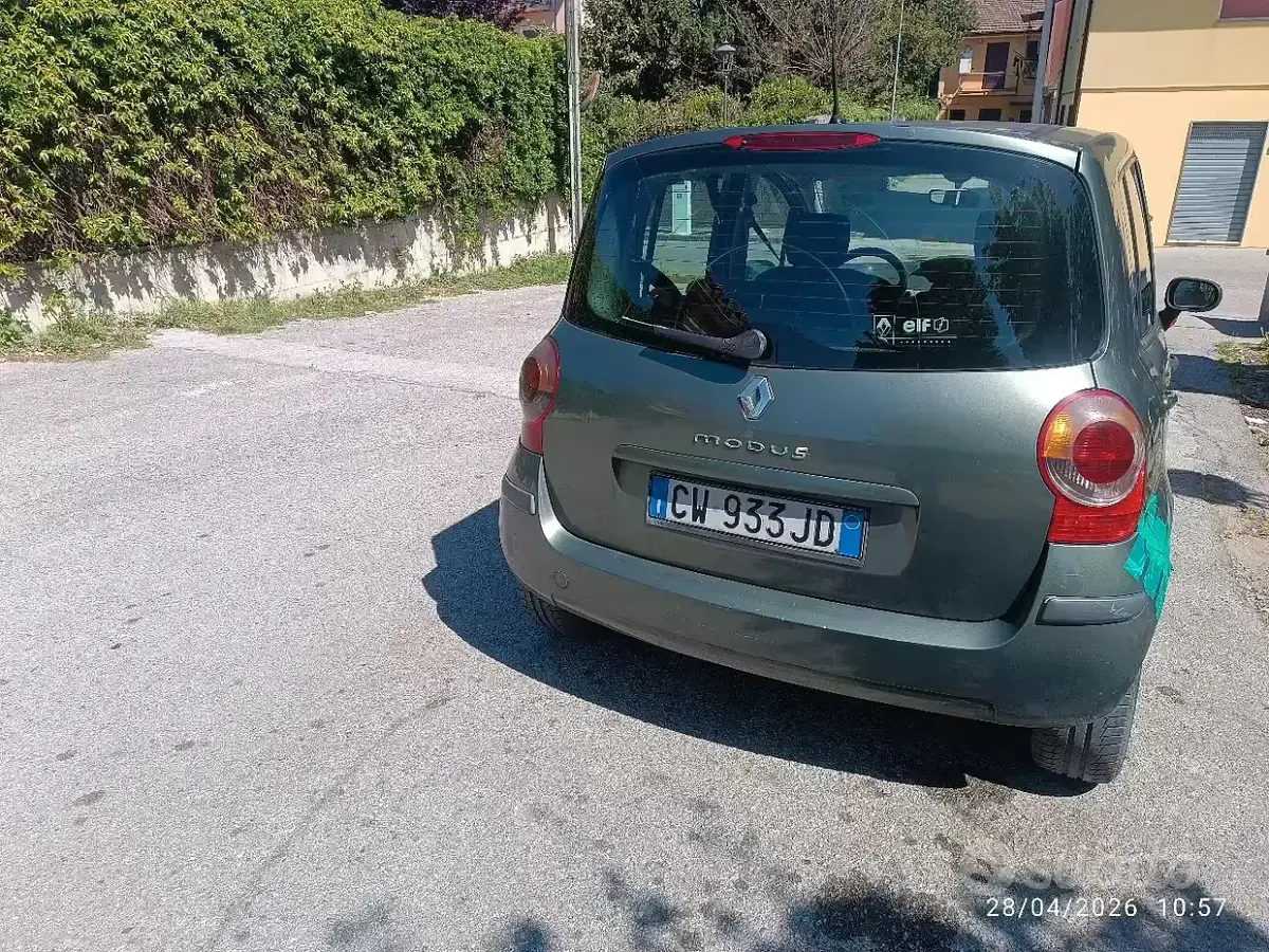 Usata Renault Modus 85 CV (62 kW) 2005 Verde Monovolume
