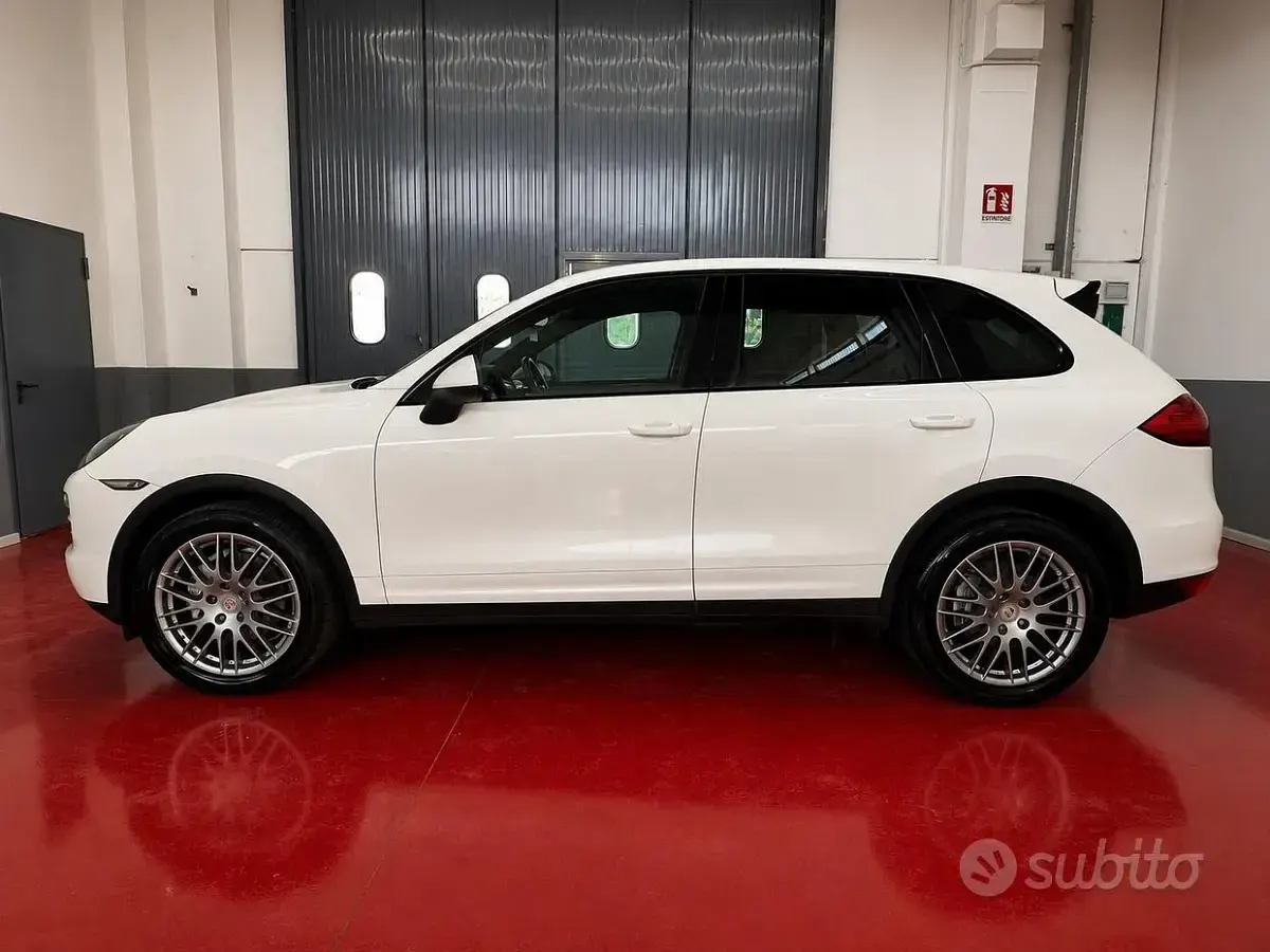 Usata Porsche Cayenne 245 CV (180 kW) 2012 Bianco SUV