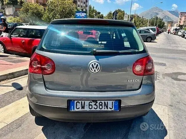 Usata VW Golf IV 105 CV (77 kW) 2004 Grigio Berlina