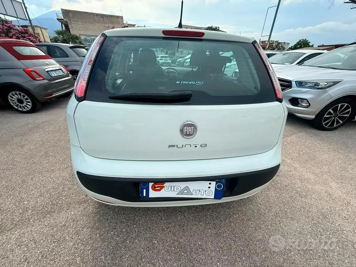 Usata Fiat Punto Evo Active 69 CV (50 kW) 2012 Bianco Utilitaria