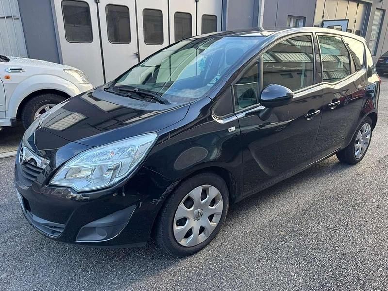 Nero Usata 2010 Opel Meriva Monovolume | 3990 € (Buon prezzo) - Immagine 1/4