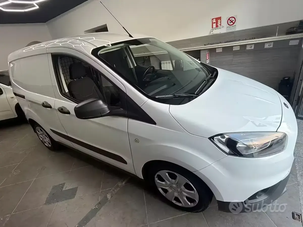 Usata Ford Transit Courier 75 CV (55 kW) 2020 Bianco Furgone
