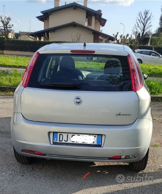 Usata Fiat Grande Punto Dynamic 77 CV (56 kW) 2007 Grigio Utilitaria