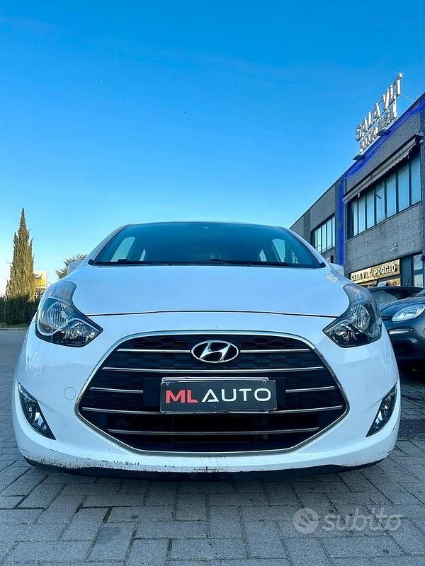 Usata Hyundai ix20 Xpossible 90 CV (66 kW) 2016 Bianco Utilitaria