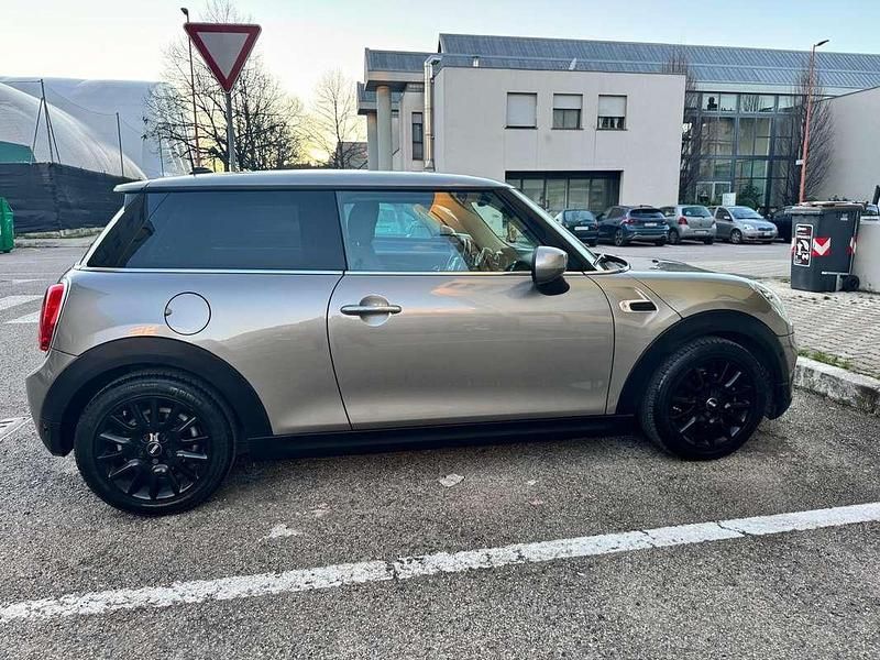 Usata Mini ONE Business 102 CV (75 kW) 2020 Utilitaria