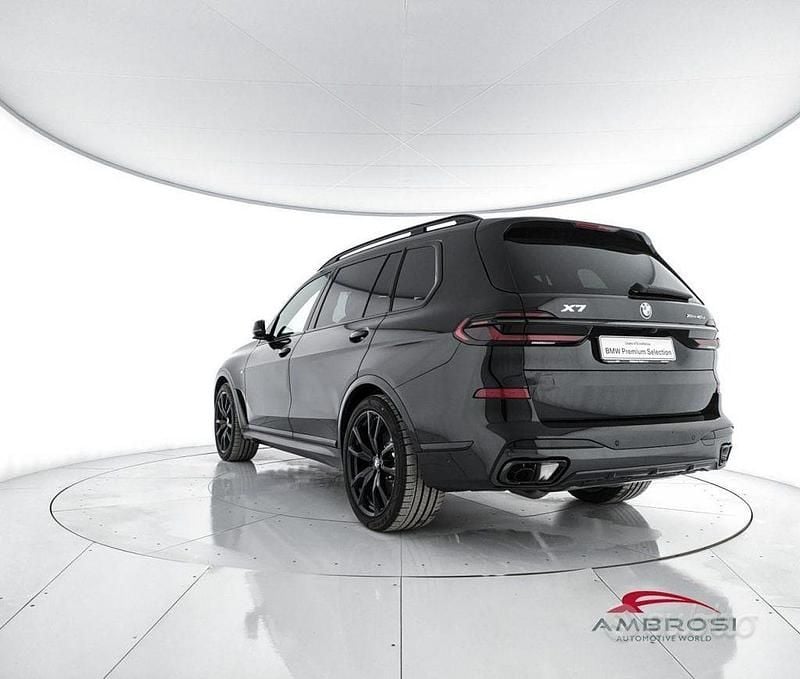 Usata BMW X7 Comfort Edition 352 CV (258 kW) 2025 Black sapphire metallizzato SUV