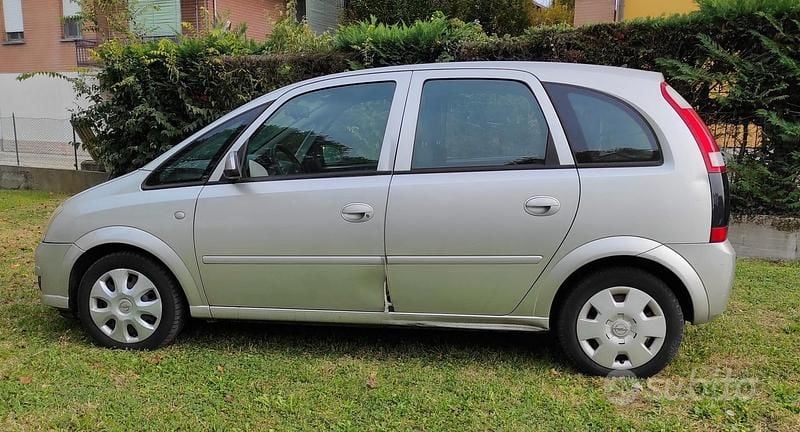 Usata Opel Meriva Cosmo 90 CV (66 kW) 2007 Grigio Monovolume