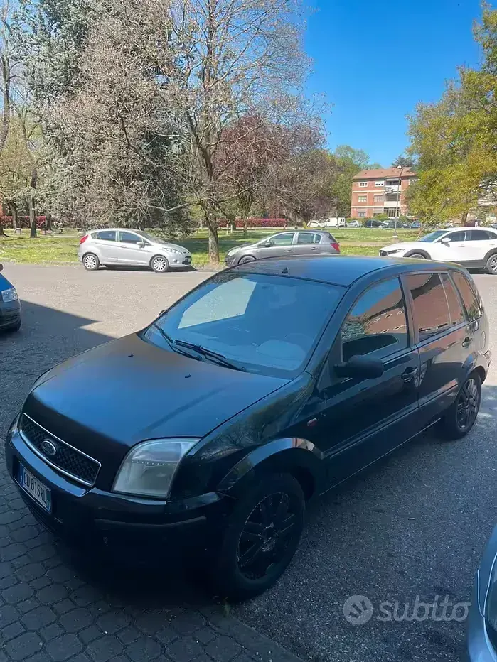Usata Ford Fusion 101 CV (74 kW) 2002 Nero Utilitaria