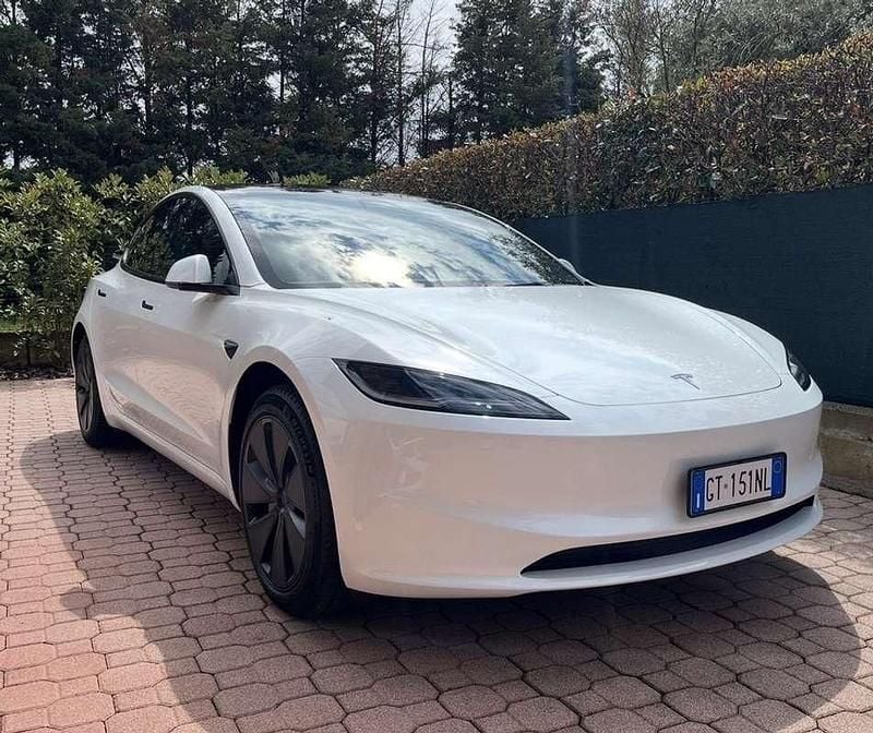 Usata Tesla Model 3 RWD 208 kW (283 CV) 2024 Bianco Berlina