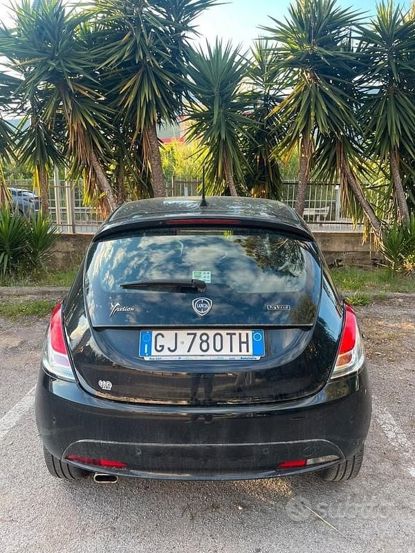 Usata Lancia Ypsilon S 95 CV (69 kW) 2022 Nero Utilitaria