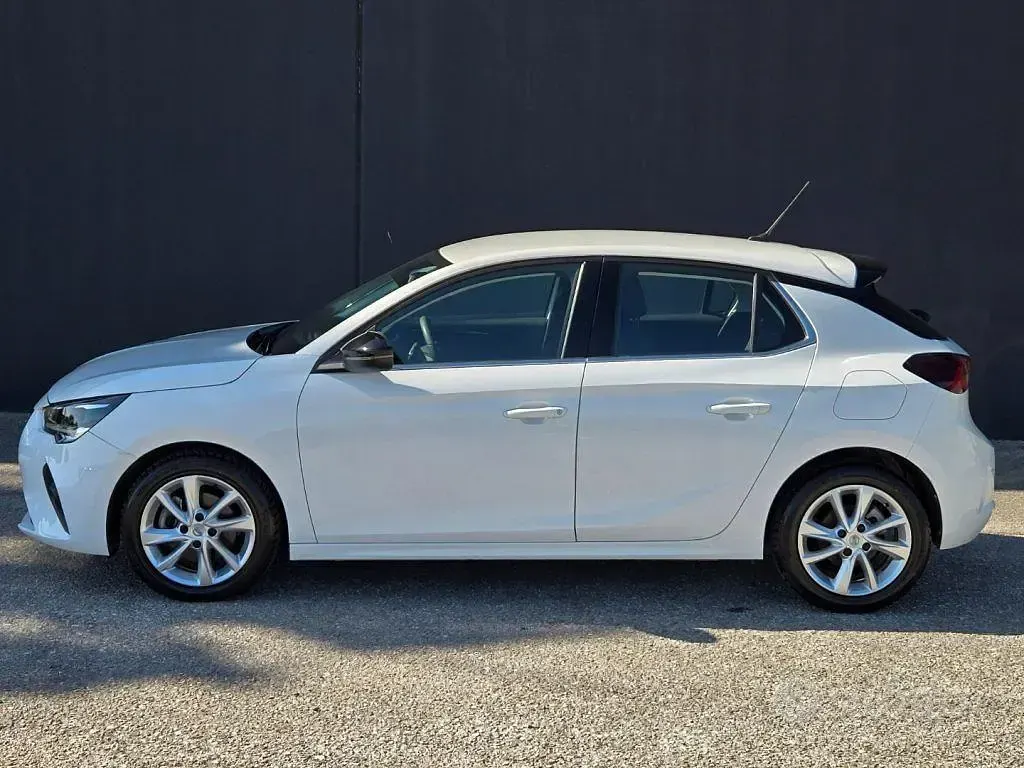 Usata Opel Corsa Elegance 102 CV (75 kW) 2023 Bianco Utilitaria