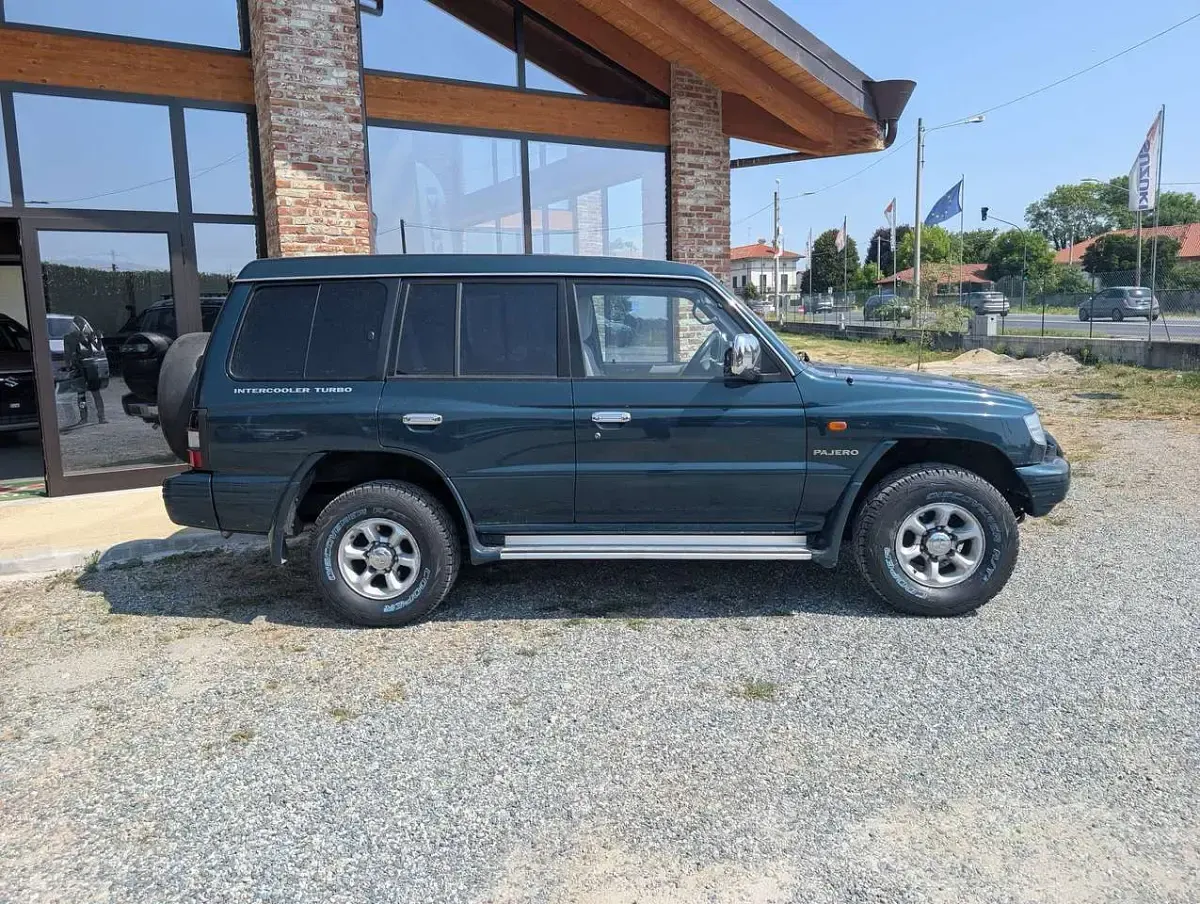 Usata Mitsubishi Pajero 99 CV (72 kW) 1998 Verde SUV