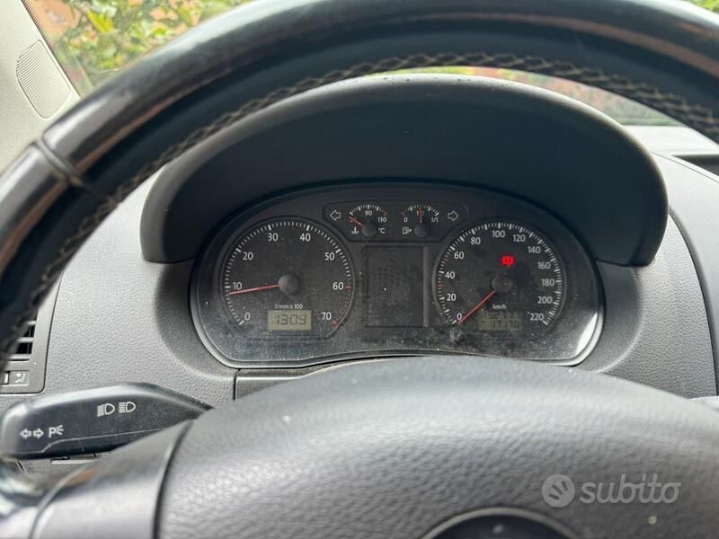 Nero Usata 2009 VW Polo Due volumi | 4500 € (Buon prezzo) - Immagine 1/4
