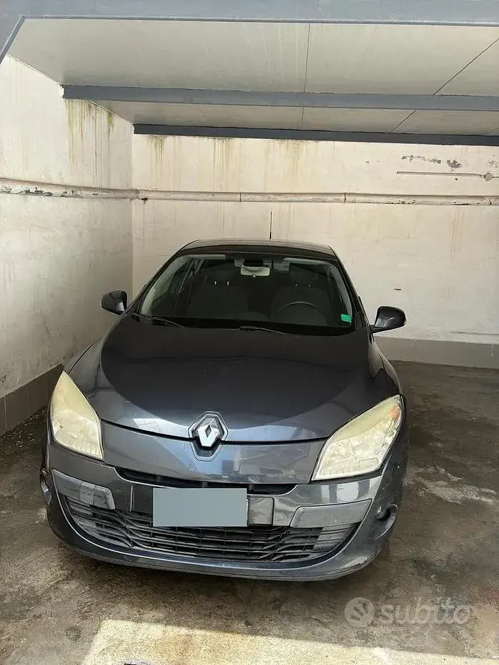 Usata Renault Mégane III 110 CV (80 kW) 2010 Grigio Berlina