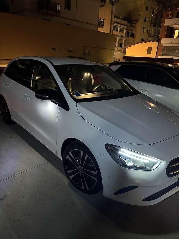 Usata Mercedes B180 136 CV (100 kW) 2020 Bianco Monovolume
